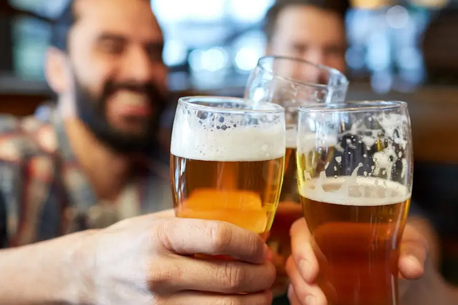 World’s heaviest alcohol drinkers lives in Europe, which country drinks the most