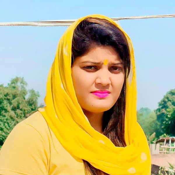 image of singer Nisha Upadhyay