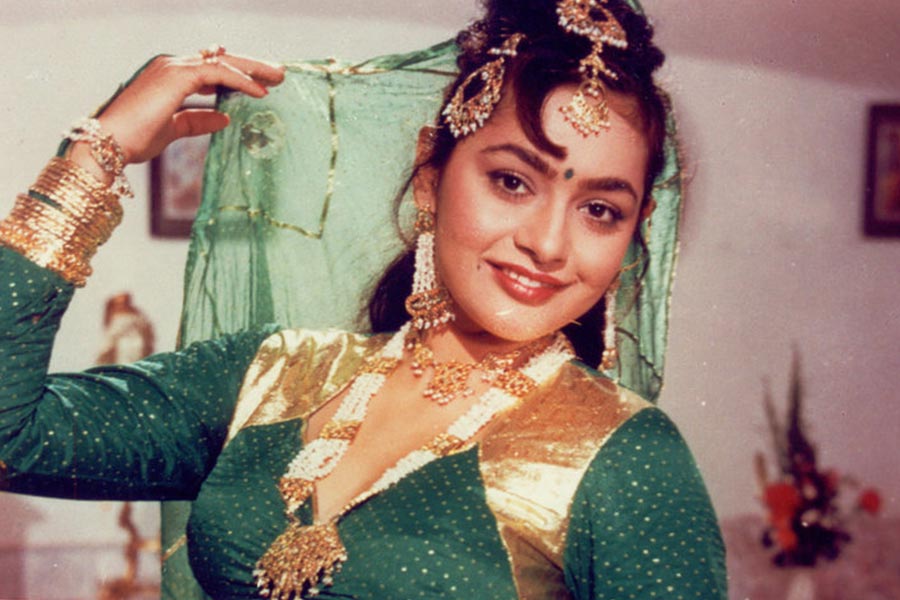 ‘হম আপকে হ্যায় কৌন’ ছবি ১৯৯৪ সালের অন্যতম ‘হিট’ ছবি। বিনোদনমূলক এই রোমান্টিক ছবির কথা এখনও অনুরাগীদের মুখে মুখে ঘোরে। 