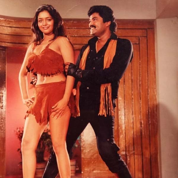 ১৯৮৮ সালে রামসে ব্রাদার্স পরিচালিত প্রাপ্তবয়স্কদের ভূতুড়ে ছবি ‘ভিরানা’তে অন্যতম মুখ্য চরিত্রে অভিনয় করেছিলেন সহিলা। সেই সময়ে বিভিন্ন কারণে এই ছবি আলোচনা এবং সমালোচনার কেন্দ্রবিন্দুতে পরিণত হয়েছিল।