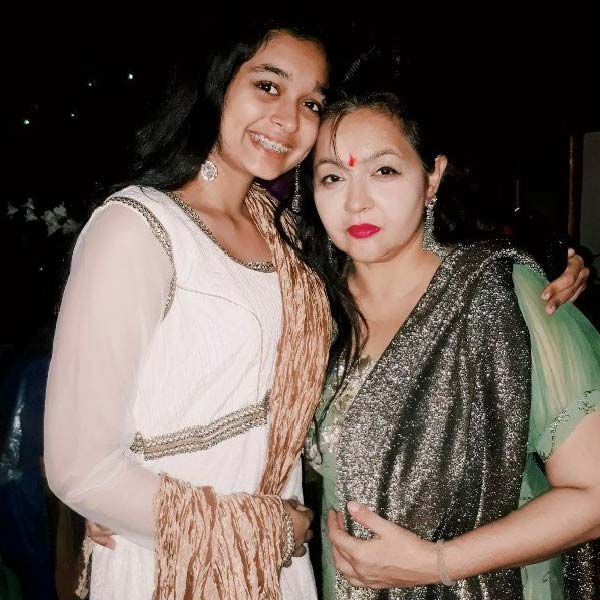 সলমন-শাহরুখের মতো তারকার সঙ্গে অভিনয় করার পরও, সহিলা বলি অভিনেত্রী হিসাবে দর্শকদের মনে জায়গা করতে পারেননি। 