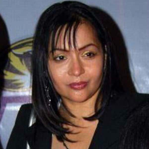 সহিলা অভিনেতা নিমাই বালিকে বিয়ে করেছেন। একটি কন্যাসন্তানও রয়েছে দম্পতির। নিমাই সম্পর্কে বলি তারকা সঞ্জয় দত্তের তুতো ভাই। 