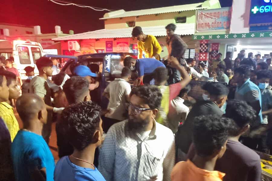 Coromandel Express derailment part by part description