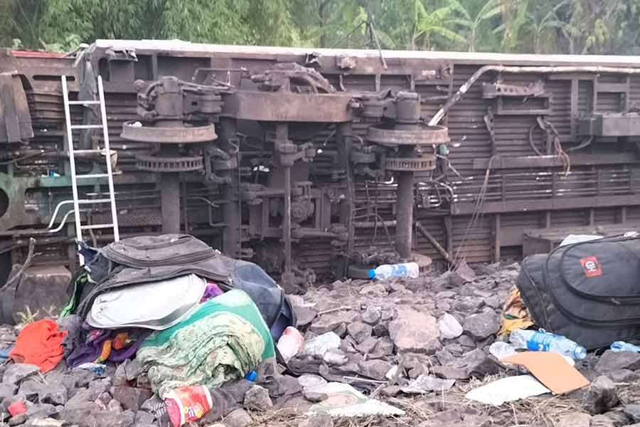 Pictures of Odisha Train accident tragedy with bodies lying around rail line.