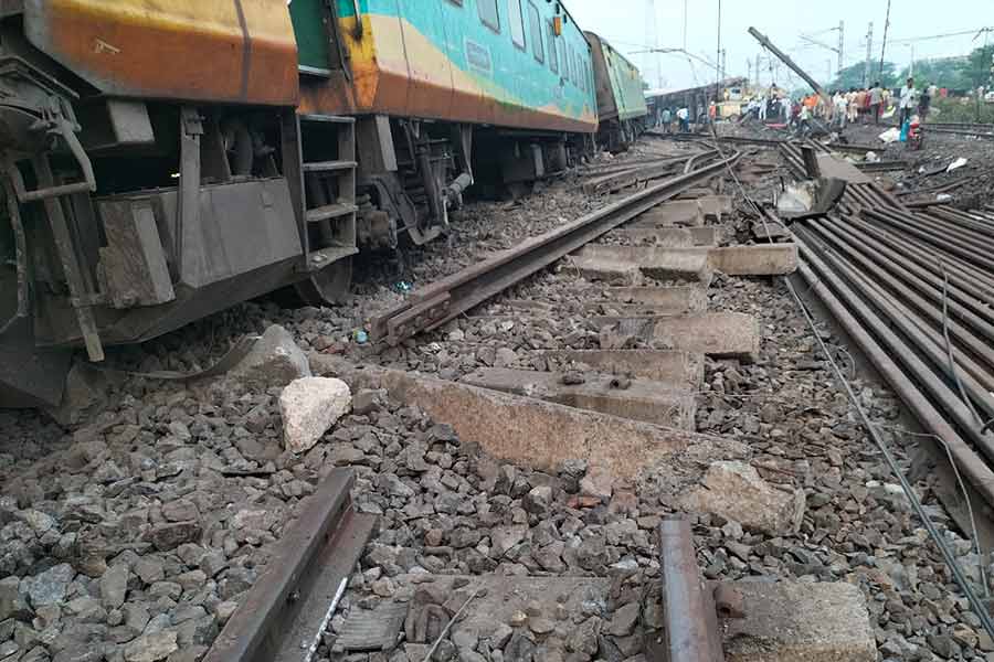 Pictures of Odisha Train accident tragedy with bodies lying around rail line.