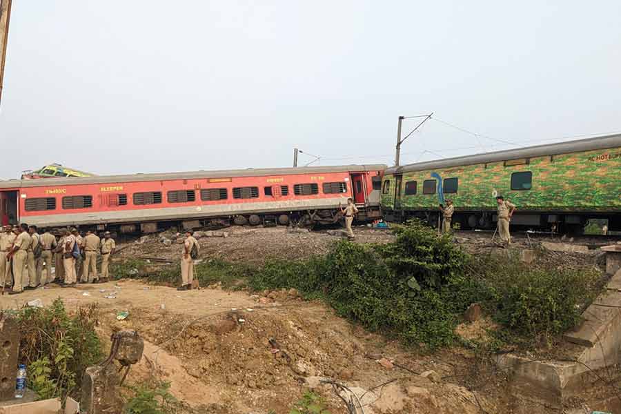 Pictures of Odisha Train accident tragedy with bodies lying around rail line.