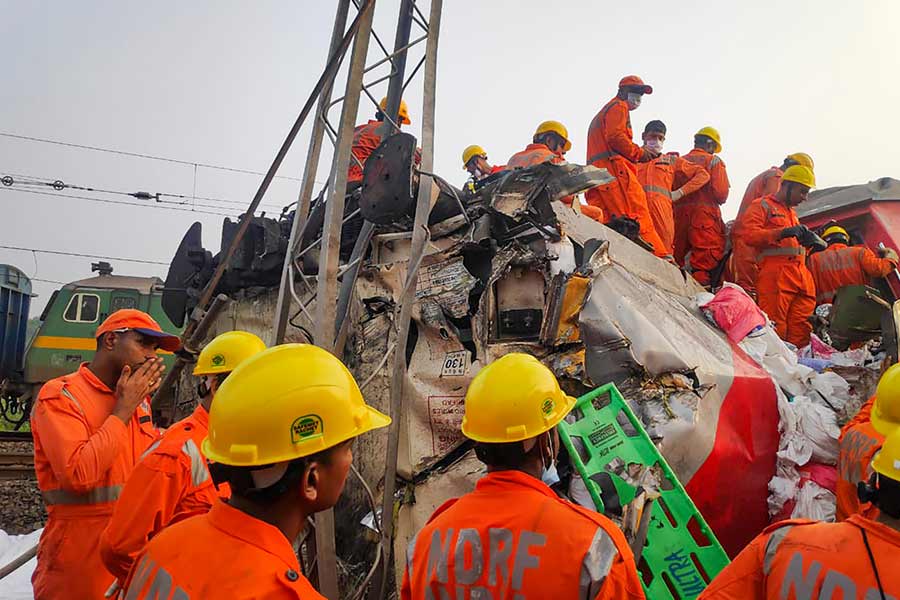 Coromandel Express Accident: The horrible situation exposed on the daylight
