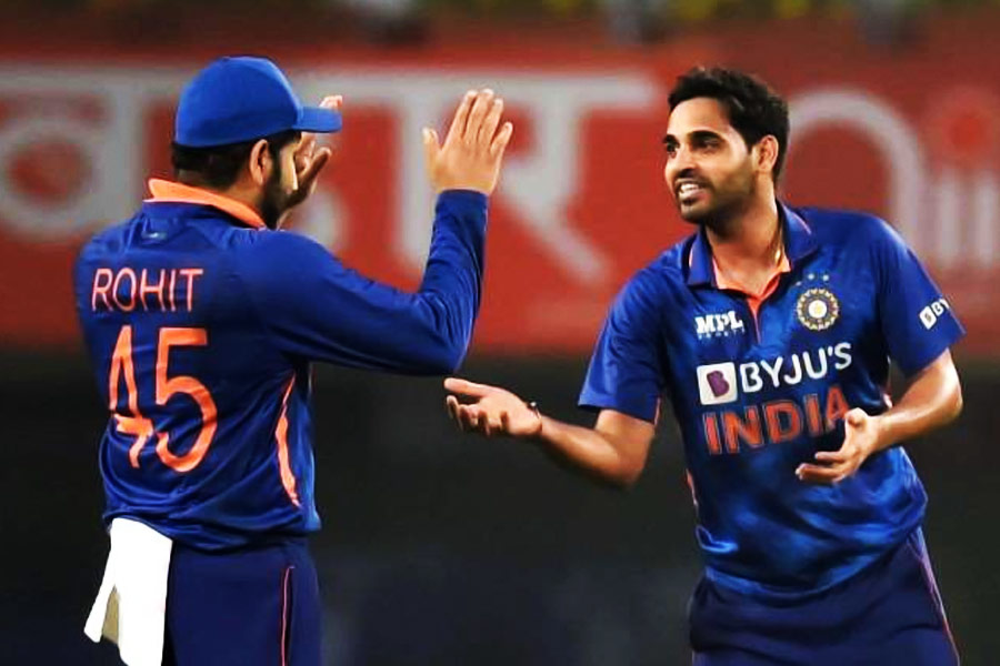 Image of Rohit Sharma and Bhuvneshwar Kumar