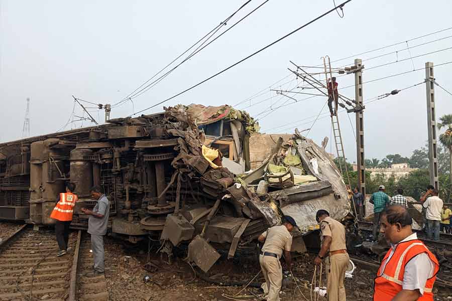 Coromandel Express was derailed due to signal failure says Rail.