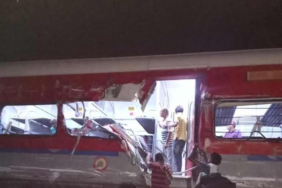 image of train accident 