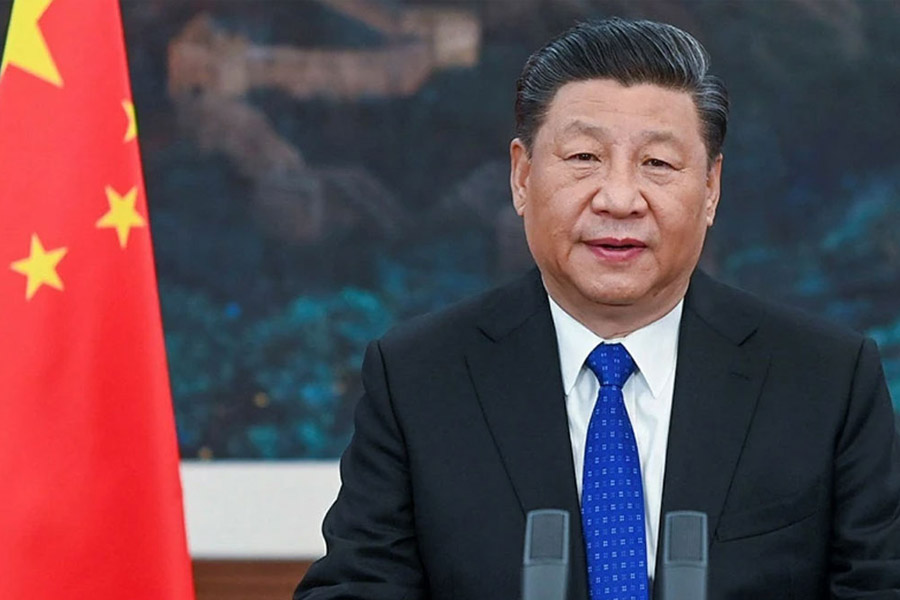 শি-এর সঙ্গে জিয়োংয়ান সফরে গিয়েছিলেন চিনের পলিটব্যুরোর স্থায়ী কমিটির তিন সদস্য, ডিং জুয়েশিয়াং, লি কিয়াং এবং সাই কুই।