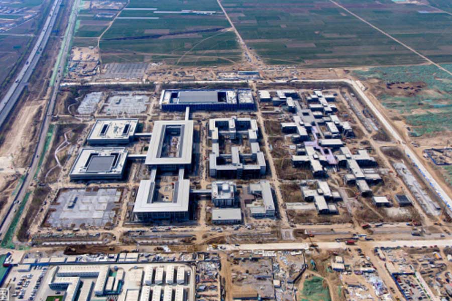 এলাকাটিকে বাসযোগ্য করে তোলার আগে আরও বহু হাজার কোটি খরচ করতে হবে বলেও অনুমান করা হচ্ছে।