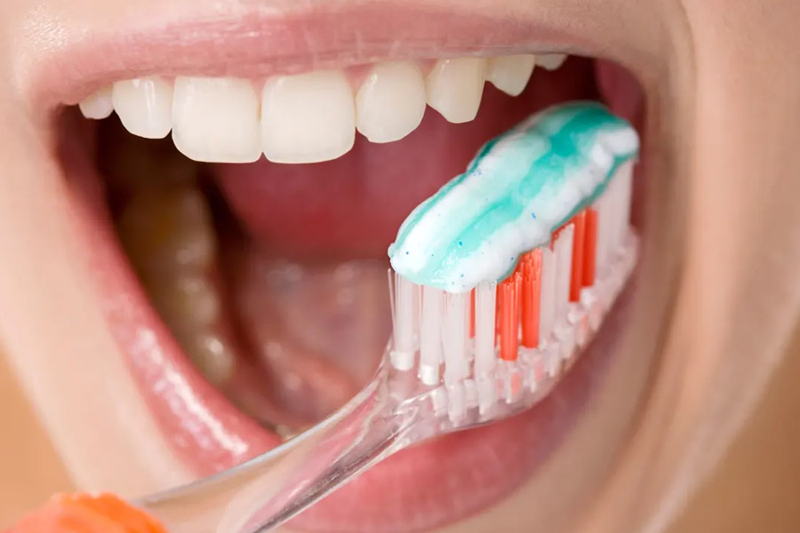 Image of tooth brush.