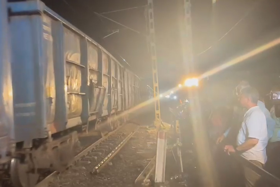 photo of coromandel express accident