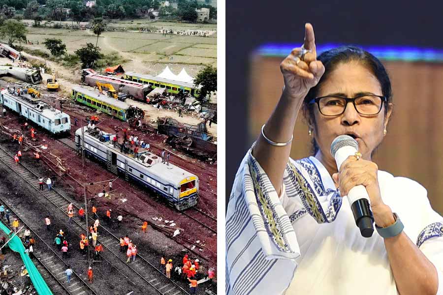 Image of Baleshwar Train Accident and Mamata Banerjee.