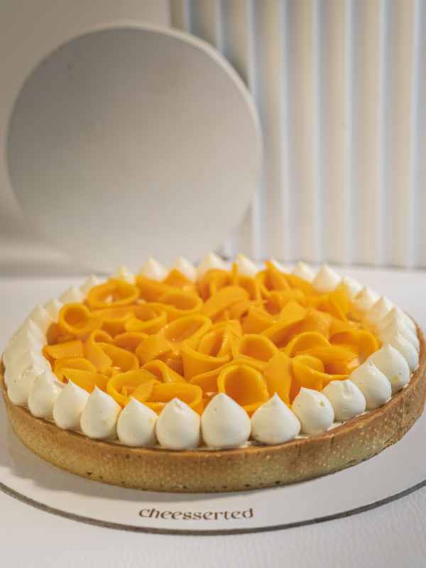 প্যাটিসিয়েরির ম্যাঙ্গো ক্রিম টার্ট।