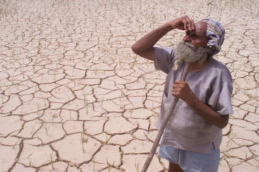 ভারতের দক্ষিণ ভারতের রাজ্য কর্নাটকের কয়েকটি গ্রামে নাকি বৃষ্টি একেবারেই পড়ছে না। যদিও রাজ্যের বাকি জেলাগুলি বৃষ্টিতে ভেসে যাচ্ছে। 