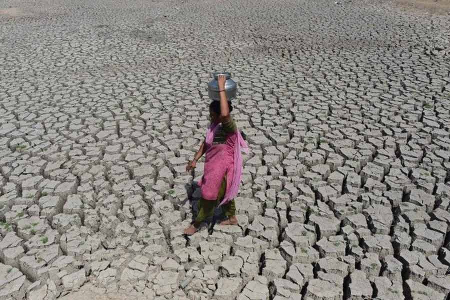কালকেরির গ্রামবাসীরা জানিয়েছেন বহু বছর আগে হাঁ করে মুখ খোলা অবস্থায় এক ব্যক্তির মৃতদেহ কবর দেওয়া হয়েছিল কালকেরিতে। সে বছর গোটা গ্রামে খরা হয়েছিল। 