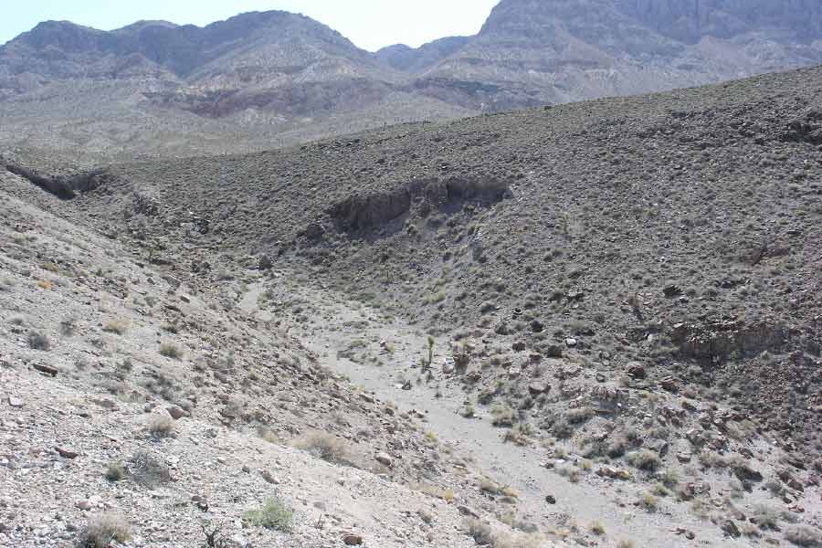 ইনইয়ো কাউন্টিতে লাস্ট চান্স পর্বতমালার অদূরে রয়েছে ওই বাথটাবটি। অঙ্কের হিসাবে সমুদ্রপৃষ্ঠ থেকে ৬,১৭৮ ফুট উঁচুতে। 