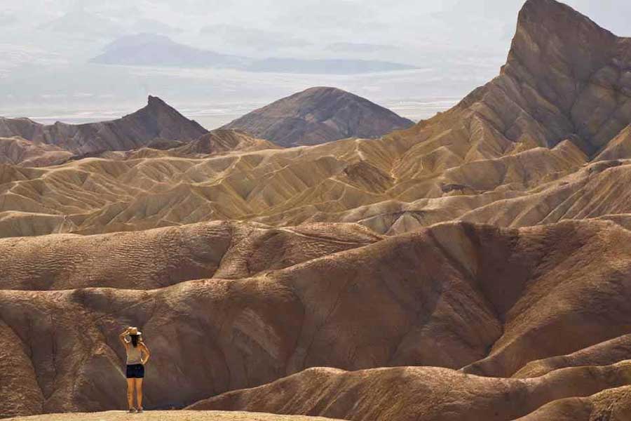 এই প্রত্যন্ত এলাকায় পা রাখতে হলে আটঘাট বেঁধে আসার পরামর্শ দিয়েছেন স্থানীয় প্রশাসন। পাথুরে এলাকা হওয়ায় মাটি থেকে বেশ উঁচু পাদানির গাড়িতে করে যাওয়া ভাল বলে মত তাদের। 