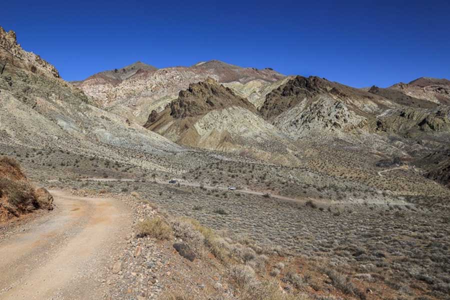 হেঁটে যেতে হলে পর্যটকদের সঙ্গে পর্যাপ্ত পরিমাণ জল, খাবার-সহ মরুভূমিতে পরার উপযুক্ত জামাকাপড় রাখার কথাও বলেছে স্থানীয় প্রশাসন।