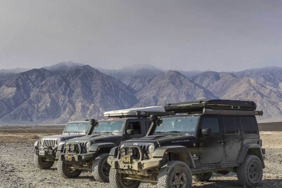 নিছক মজা করার জন্যই ওয়েন্ডেল নাকি একটি পুরনো বাথটাব রেখে যান ওই প্রান্তরে। অবশ্য তিনি একা নন, বন্ধুবান্ধবদের সঙ্গে জুটিয়ে বাথটাবটি বয়ে নিয়ে যান। এর পর সেটি পাথুরে জমিতে রেখে তার মধ্যে ছড়িয়ে দেন নিজের সঙ্গে আনা অগুনতি সমুদ্রনীল মার্বেল।