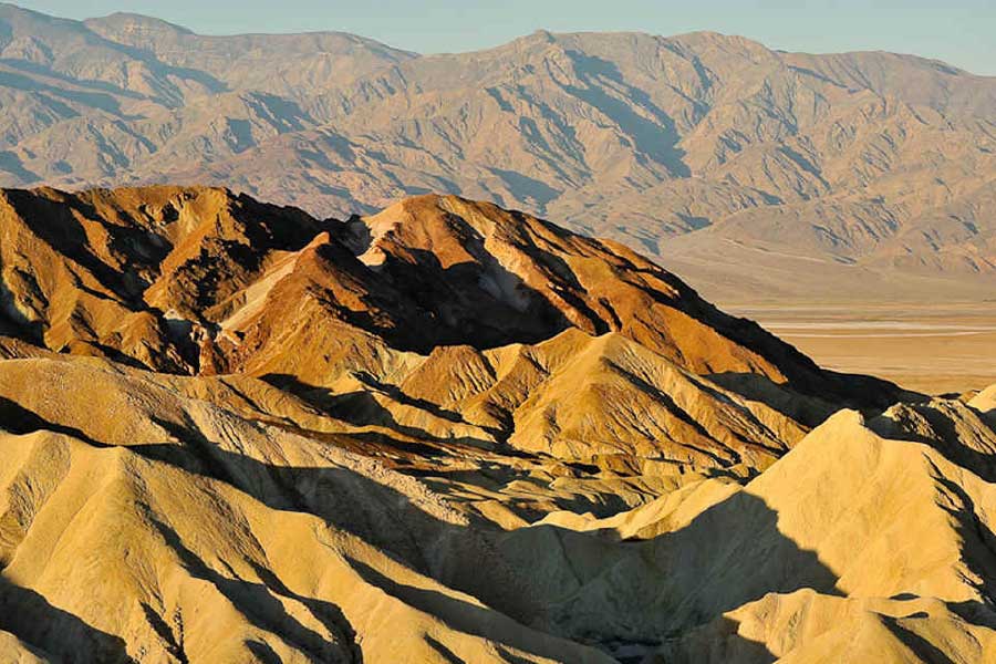 নব্বইয়ের দশকের গোড়ায় নাকি এই কীর্তি করেছিলেন ওয়েন্ডেল। পর্বতমালায় চড়ার পথে এই রাস্তা দিয়ে যাওয়ার সময় উৎসাহীরা তাতে মার্বেল অথবা খেলনা রেখে যান। 