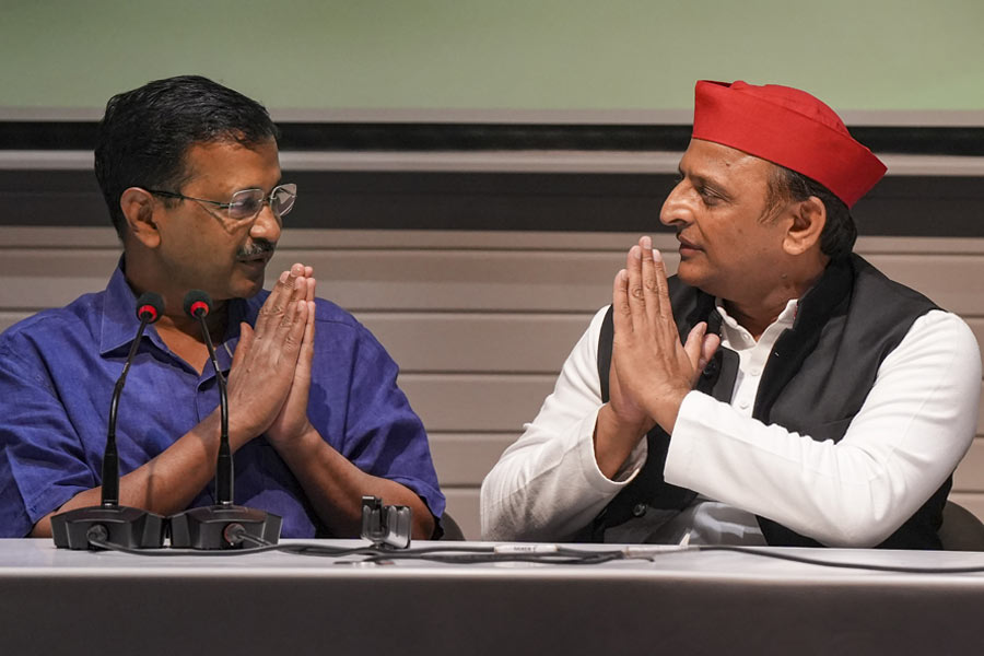 Samajwadi Party will oppose central ordinance on control of administrative services in Delhi, Akhilesh Yadav says after meeting with Arvind Kejriwal