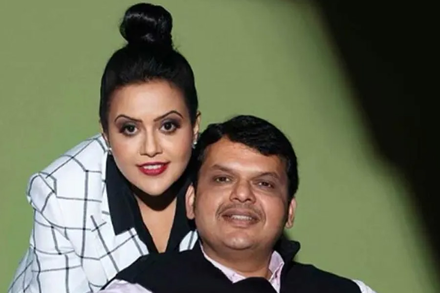 Image of Devendra Fadnavis and Amruta Fadnavis