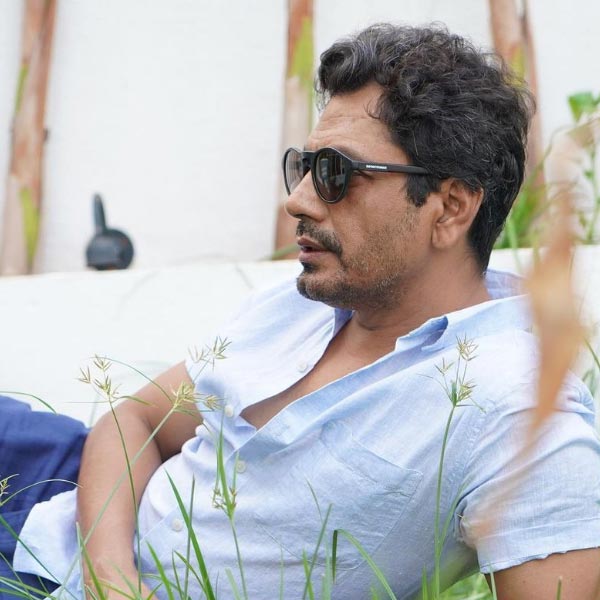 সম্প্রতি এক সাক্ষাৎকারে হিন্দি ফিল্মজগতের পাশাপাশি বিভিন্ন প্রযোজনা সংস্থার বিরুদ্ধেও সরব হন নওয়াজ়। সাক্ষাৎকারে নওয়াজ় তাঁর কেরিয়ারের গোড়ার দিকের অভিজ্ঞতার কথা তুলে ধরেন। শুটিং সেটে নাকি তারকা এবং পার্শ্বচরিত্রের জন্য আয়োজনের আকাশপাতাল পার্থক্য ছিল। দু’পক্ষের মধ্যে স্পষ্ট ভেদাভেদ লক্ষ করতেন নওয়াজ়।