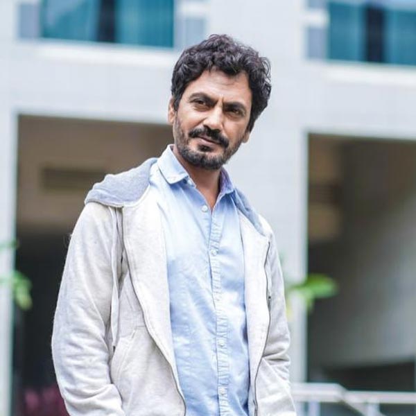 নওয়াজের দাবি, জুনিয়র আর্টিস্টদের জন্য আলাদা করে খাওয়াদাওয়ার ব্যবস্থা ছিল না। কোনও এক কোনায় বসে সব জুনিয়র আর্টিস্ট ভিড় জমিয়ে মধ্যাহ্নভোজ করতেন। এমনকি, নৈশভোজের সময়ও একই ঘটনা ঘটতে দেখতেন নওয়াজ।