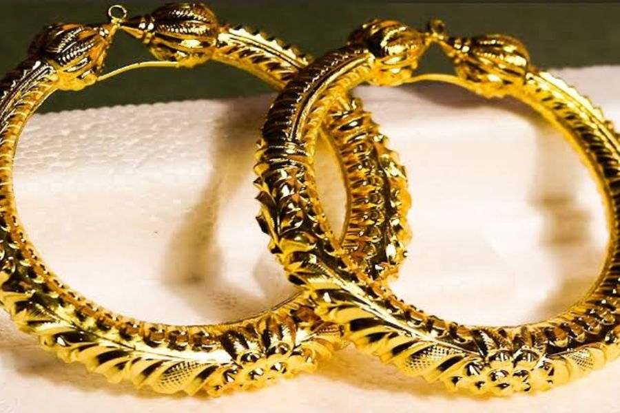 দু'মুখো বালা: এই ধরনের বালার সাধারণত দু’টি মুখ থাকে। সিংহের মতো মুখ থাকে যে সব বালায় থাকে সেগুলিকে বলে মকরমুখো বালা। আর ময়ূরের মতো মুখ থাকলে সেগুলিকে বলে ময়ূরমুখী বালা।