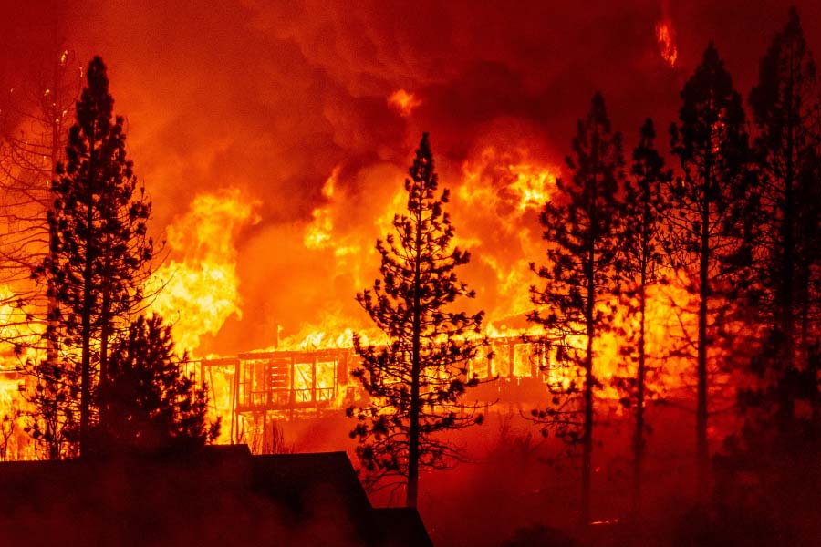 Image of Wildfires rage in Canada