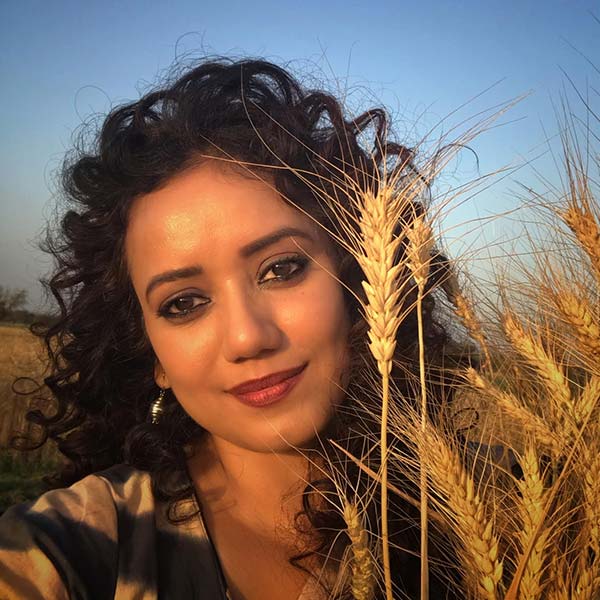 ২০০৯ সালে বলিপাড়ায় পা রেখেছিলেন শ্রেয়া। ওই বছর তাঁকে দেখা গিয়েছিল ‘নক আউট’ নামে একটি অ্যাকশন-থ্রিলার ছবিতে।