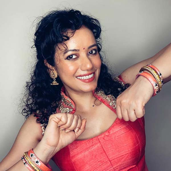 ২০১০ সালে পরিচালক প্রকাশ ঝা’র  ছবি ‘রাজনীতি’তে সাংবাদিকের চরিত্রে দেখা গিয়েছিল শ্রেয়াকে। তবে সেটি ক্যামিয়ো চরিত্র ছিল।