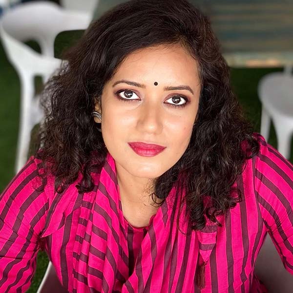 সে দিক থেকে দেখতে গেলে ২০১১ সাল শ্রেয়ার জন্য ভাল সময় ছিল। ওই বছরই মুক্তি পেয়েছিল ‘সাহেব বিবি অউর গ্যাংস্টার’। যে ছবির হাত ধরে অভিনয়ের প্রশংসা পেয়েছিলেন শ্রেয়া।