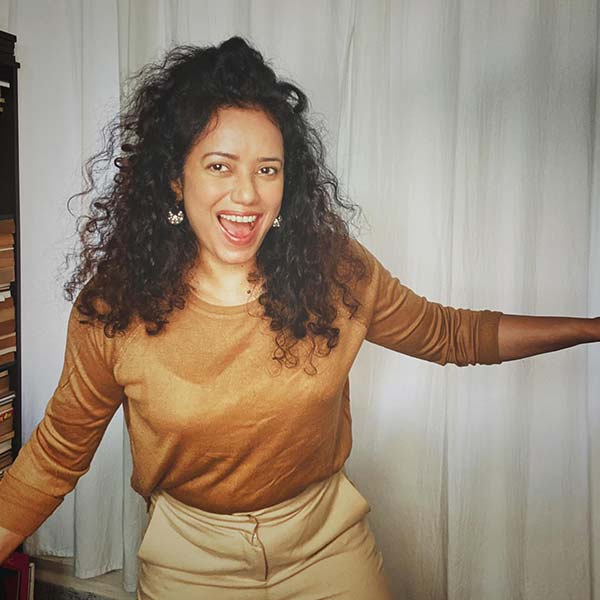 আবার ওই বছরই মুক্তি পেয়েছিল রণবীর কপূরের ‘রকস্টার’। ছবিতে রণবীরের চরিত্রের বৌদির ভূমিকায় দেখা গিয়েছিল শ্রেয়াকে।