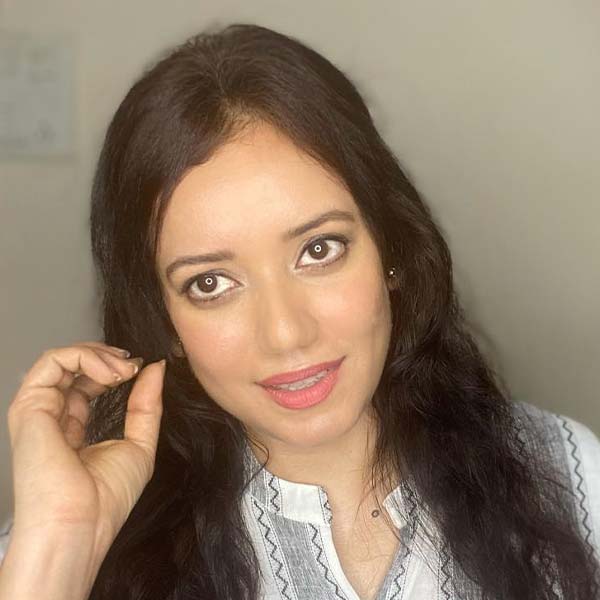 শুধু অভিনয় নয়। শ্রেয়া নিজেকে এক জন গীতিকার হিসাবেও তুলে ধরেছেন। মাধুরী দীক্ষিত অভিনীত ‘গুলাব গ্যাং’ ছবিতে ‘শরম লাজ’ গানটি লিখেছেন শ্রেয়া।