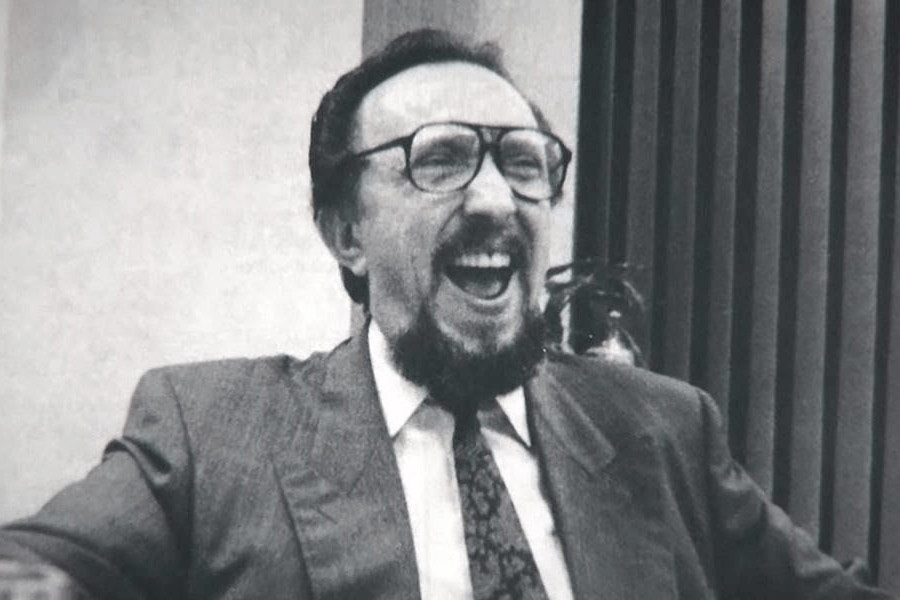 সেই সূত্রের মাধ্যমে রোমানিয়ায় বিশাল অঙ্কের লটারি যেতেন স্টেফান। তার পর পরিবার নিয়ে চলে যান অস্ট্রেলিয়া। সেখানেই থিতু হন স্টেফান।  