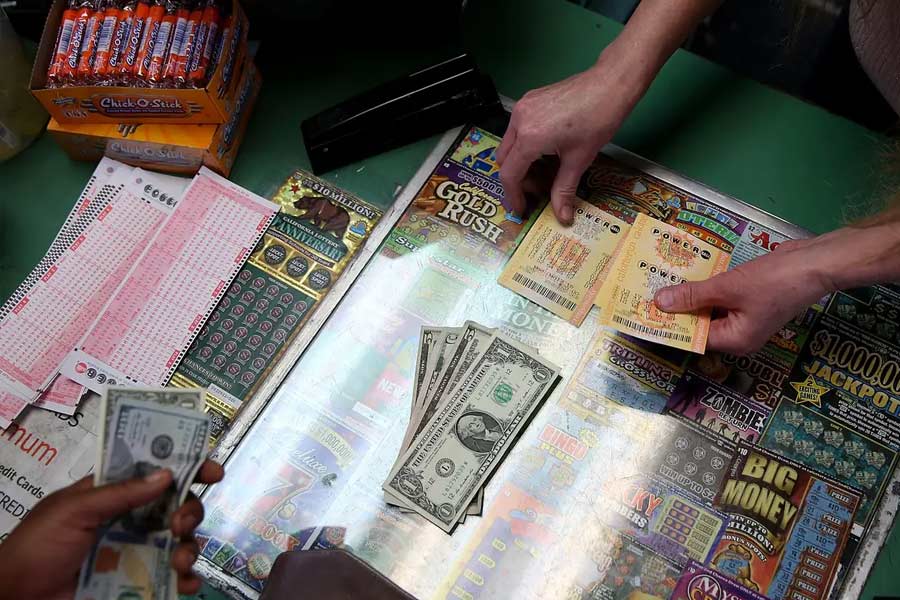 একটি সাক্ষাৎকারে স্টেফান জানান যে, তিনি জানতেন ১টি প্রথম, ৬টি দ্বিতীয় এবং ১৩২টি তৃতীয় পুরস্কার জিতে যাবেন। হয়েও ছিল তা-ই। প্রায় ৩ কোটি আমেরিকান ডলার জিতেছিলেন তিনি এবং তাঁর সঙ্গীরা। ভারতীয় মুদ্রায় ২৪৫ কোটি টাকারও বেশি।