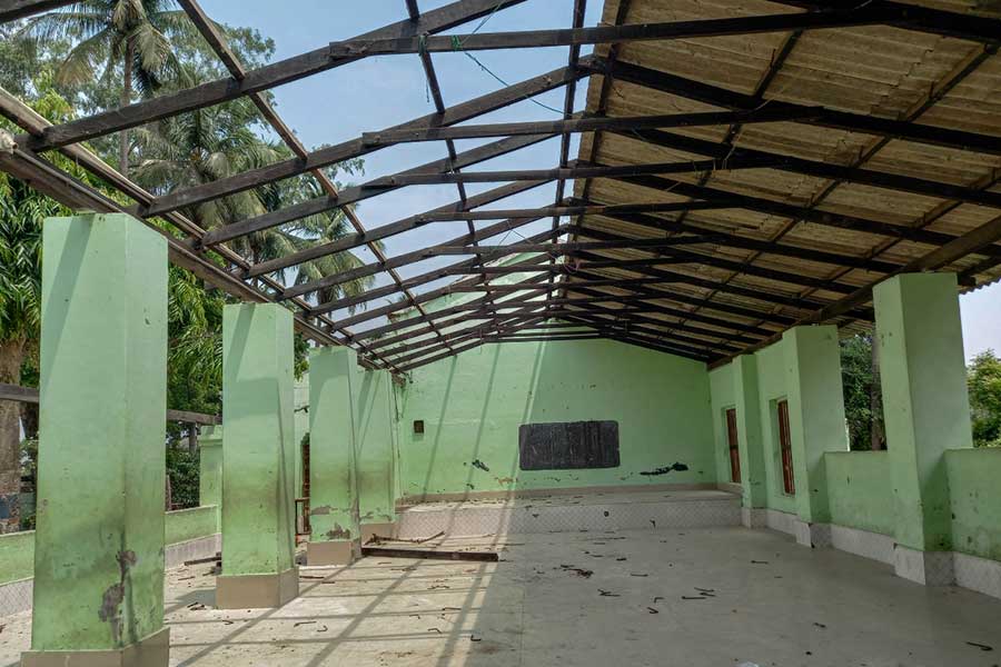 Odisha Government bulldozed the school which is used as morgue after Coromandel express accident