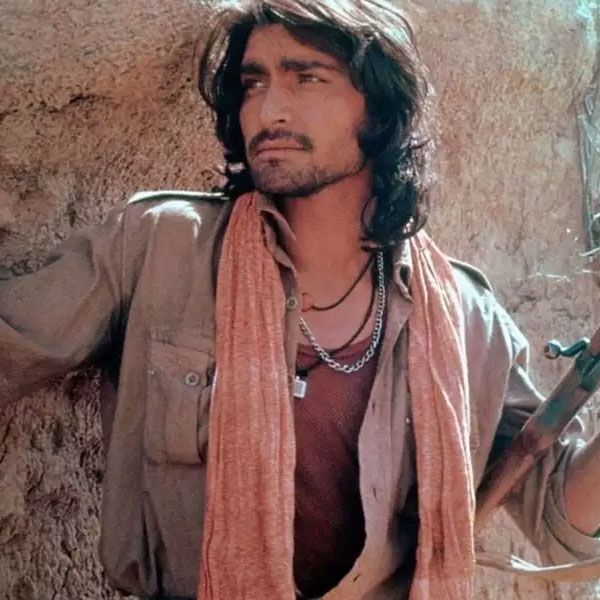 ‘ব্যান্ডিট কুইন’ ছবিতে মান সিংহের চরিত্রে অভিনয় করতে দেখা যায় মনোজকে। কিন্তু প্রথমে বিক্রম মাল্লা চরিত্রের জন্য মনোজকে পছন্দ করেছিলেন শেখর। কথাবার্তাও প্রায় চূড়ান্ত পর্যায়ে পৌঁছে যায়। কিন্তু শেখরের মতবদল হয় তাঁর সঙ্গে এক আত্মীয়ের দেখা হওয়ার পর।