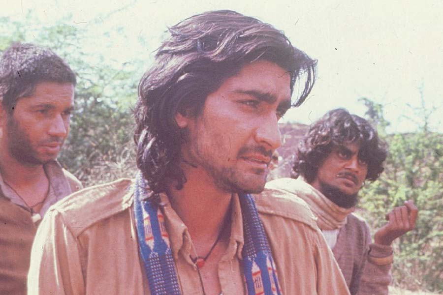 ধীরে ধীরে নির্মলের কাছে অভিনয়ের প্রস্তাব আসা কমতে শুরু করে। যে অভিনেতা মুখ্যচরিত্রে অভিনয় করে নিজের পরিচিতি গড়ে তুলেছিলেন, তাঁকে শুধুমাত্র পার্শ্বচরিত্র এবং খলনায়কের চরিত্রে অভিনয়ের প্রস্তাব দিতে শুরু করলেন বলিপাড়ার ছবি নির্মাতারা।