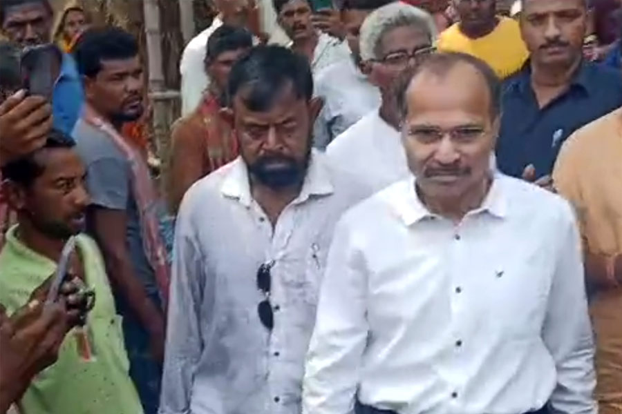 One more arrested on Khargram murder case, Adhir Ranjan Chowdhury meets the died congress worker\\\\\\\\\\\\\\\\\\\\\\\\\\\\\\\\\\\\\\\\\\\\\\\\\\\\\\\\\\\\\\\'s family