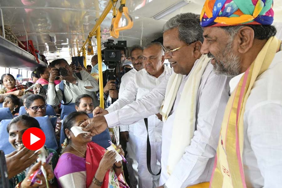 Siddaramaiah and DK Shivakumar distribute free tickets to women inside the bus 