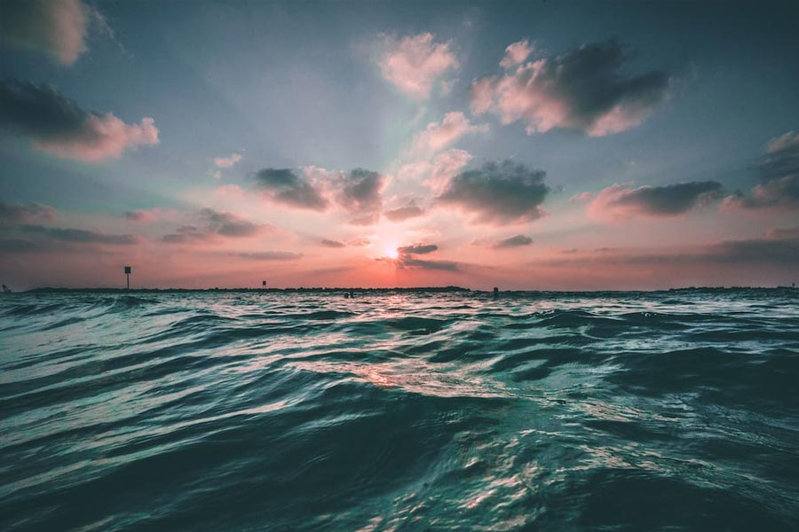 Saudi Arabia has threatened the US and has grown close bond with China.