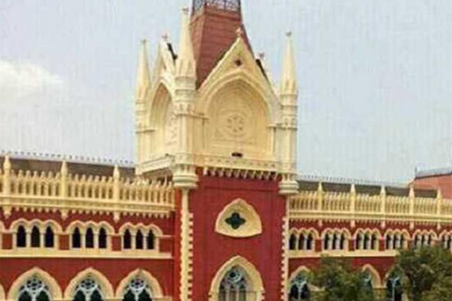 Calcutta High Court dismissed recruitment of an officer due to lack of Transperancy