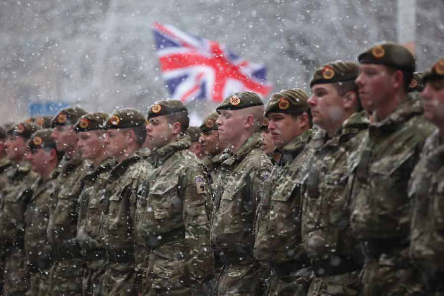 Number of nuclear weapons held by major countries and what China is doing to increase power.