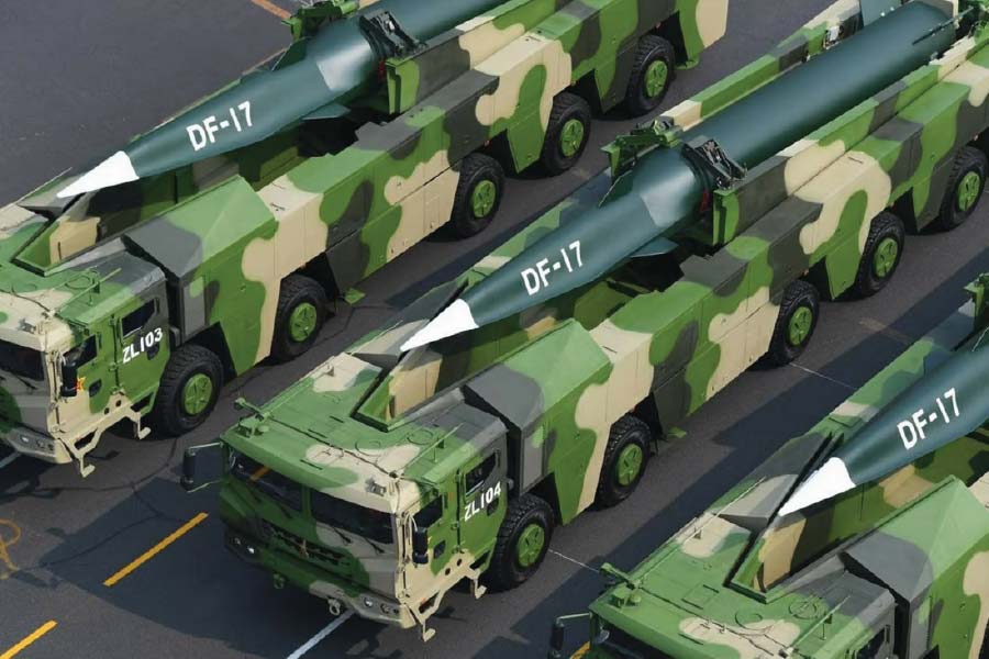 Number of nuclear weapons held by major countries and what China is doing to increase power.