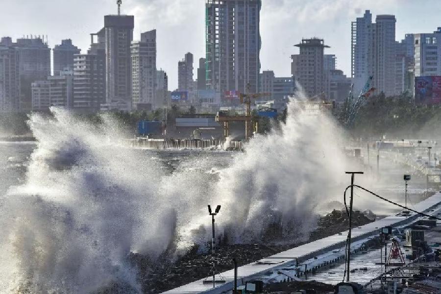 Cyclone Biparjoy weakens into very severe cyclone as Mumbai witnessed hide tide and Gujarat on alert.